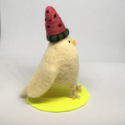 羊毛フェルト　帽子鳥(すいか帽） 3枚目の画像