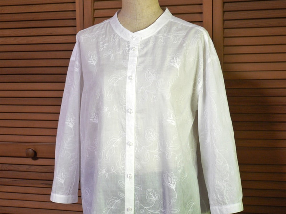 ロングシャツ・刺繍綿ボイル白 2枚目の画像
