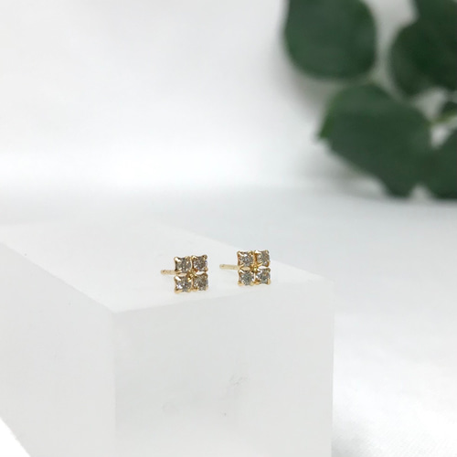 ⭐K18WG ピアス　スクエア　ダイヤ0.2ct ⭐K18WG ピアススクエアダイヤ0.2ct
