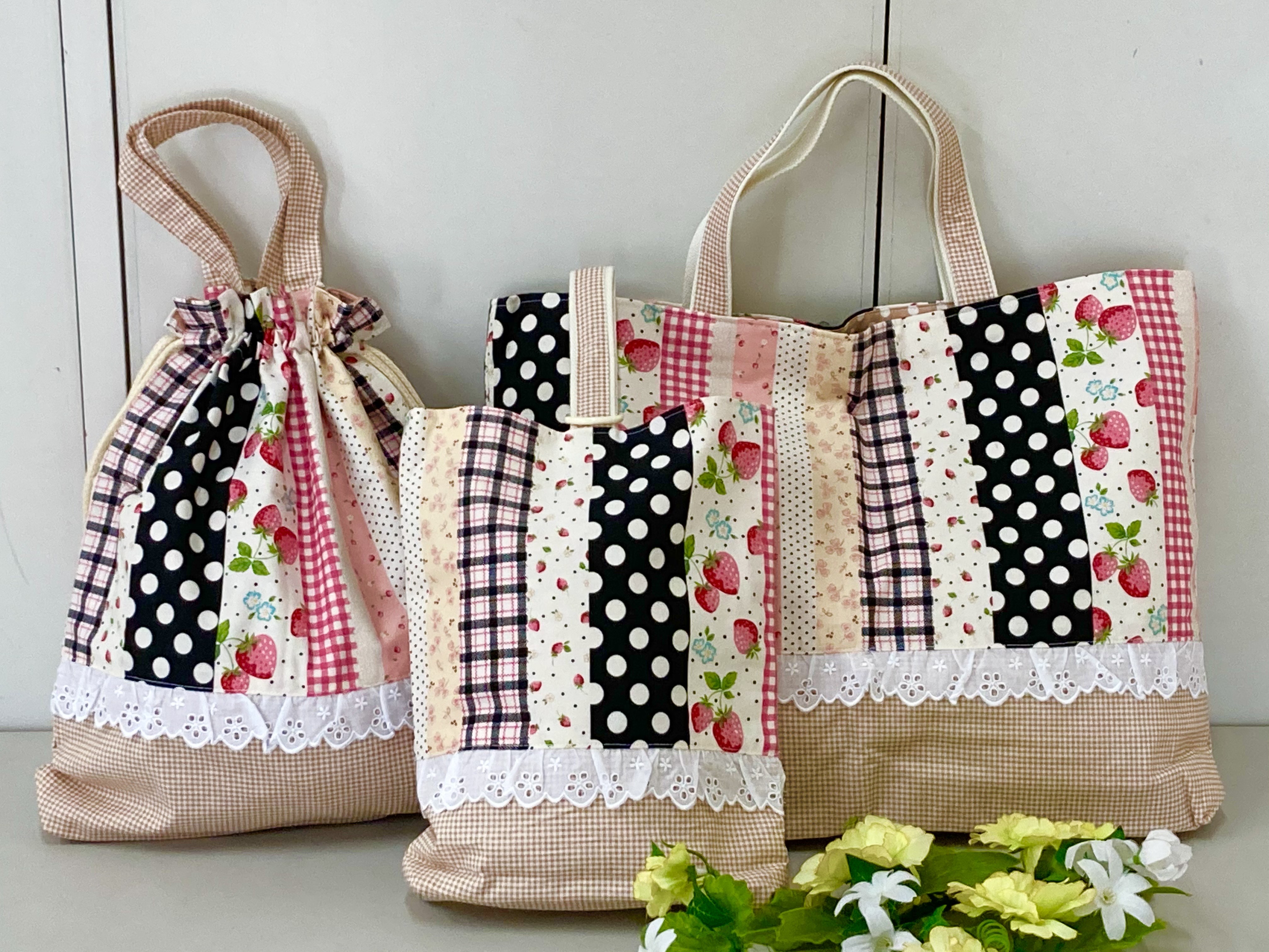 入園入学3点セット　レッスンバッグ&シューズケース&体操着袋（お着替え袋）２枚仕立て　いちご柄　ベージュ　女の子