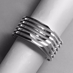 Striped Moon Ring MIKAZUKI 三日月 シルバー ストライプムーン　リング 1枚目の画像