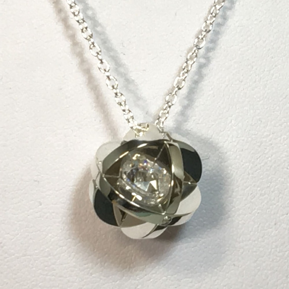 CZ in a Sphere Pendant キュービックジルコニア　シルバー　ペンダント 1枚目の画像