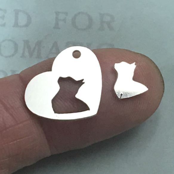CatProfile-2 Openwork Heart Pendant Silver ネコの透かし彫りペンダント 5枚目の画像