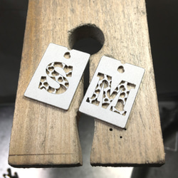 Random Heart Holes Initial Pendant <order prodaction> 4枚目の画像