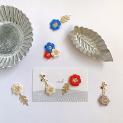 ビーズ刺繍 片耳ピアス・イヤリング 「耳元に一輪の花」/ブルー（葉っぱ） 8枚目の画像