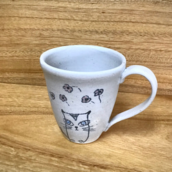 猫　マグカップ　コーヒーカップ〈花と猫〉 4枚目の画像