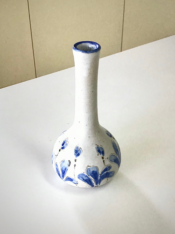 青い花の一輪挿し　花瓶 4枚目の画像