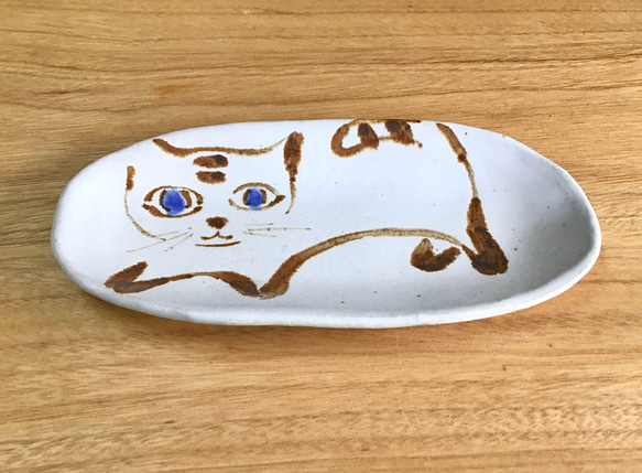 トラ猫　小皿 2枚目の画像