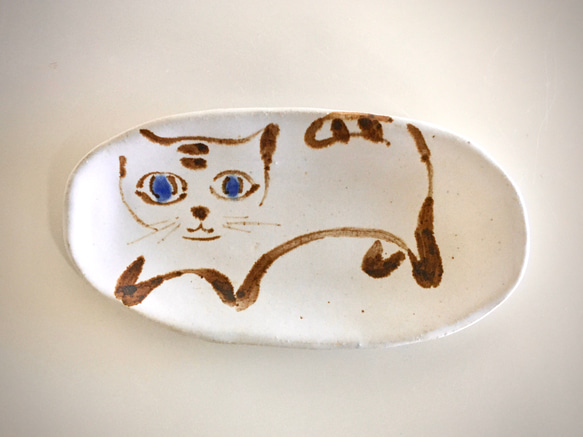 トラ猫　小皿 3枚目の画像
