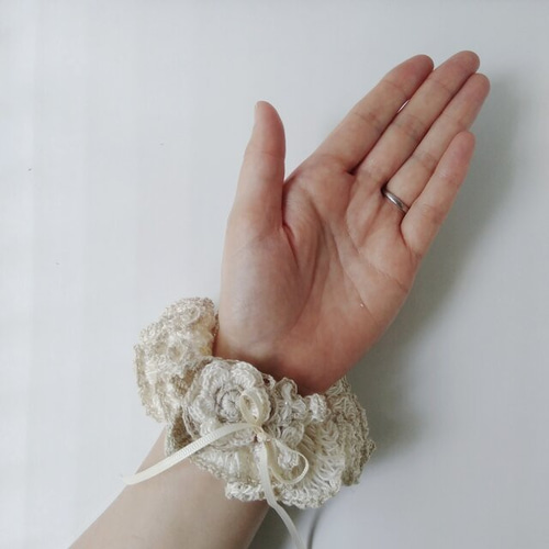 ビーズシュシュ アンティークローズ