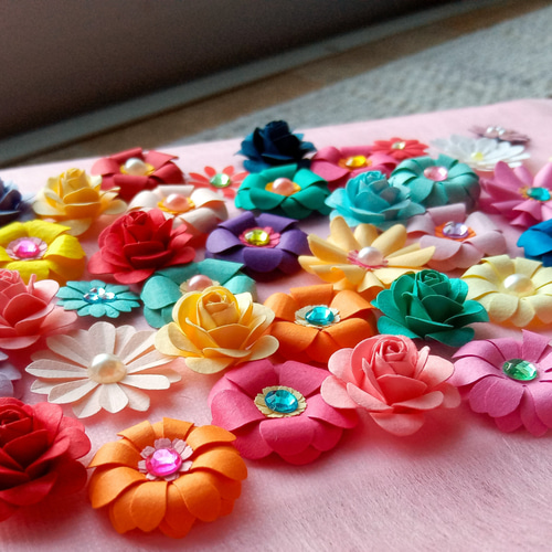 ペーパーフラワー詰め合わせ30個 葉30個+ｵﾏｹ付 クラフトパンチ 薔薇 花