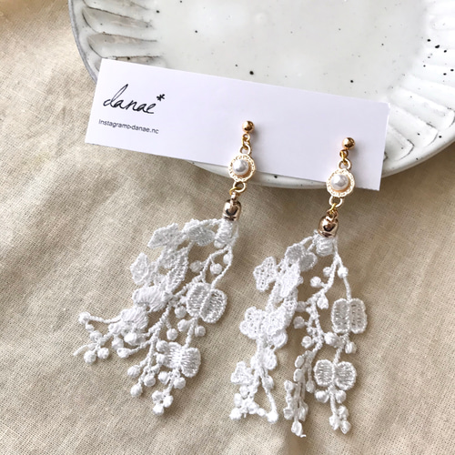 再販】パールとホワイトのレースタッセルピアス イヤリング ピアス 
