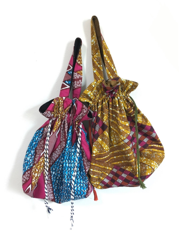 アフリカンバティック リバーシブル巾着バッグ（大） 3枚目の画像