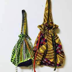 アフリカンバティック リバーシブル巾着バッグ（小） 4枚目の画像