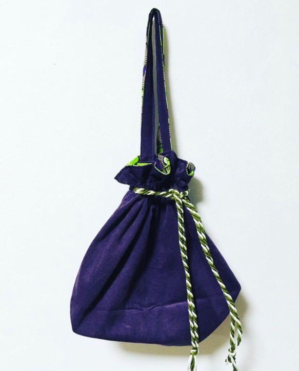 コーデュロイ×アフリカンバティック リバーシブル巾着バッグ（小） 1枚目の画像