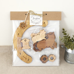 壁にかけられる木のモビール（コーギー） 9枚目の画像