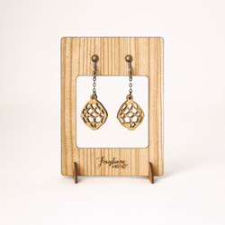 木のクリスタルペンダントライトイヤリング（ディスプレイスタンド付） 2枚目の画像