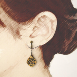 木のクリスタルペンダントライトイヤリング（ディスプレイスタンド付） 3枚目の画像