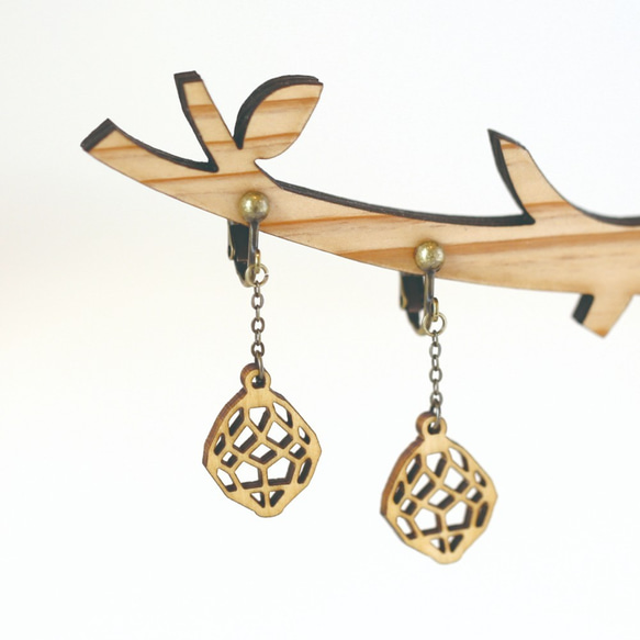 木のクリスタルペンダントライトイヤリング（ディスプレイスタンド付） 4枚目の画像