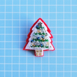 ビーズ刺繍のブローチ《クリスマスツリー C》 2枚目の画像