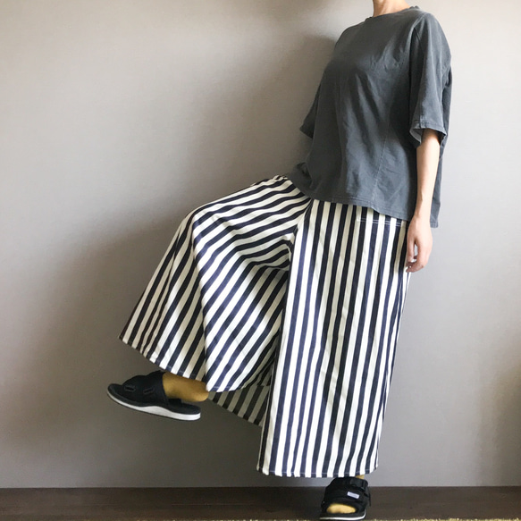■太インディゴストライプ■スカートに見えるワイドパンツ 2枚目の画像