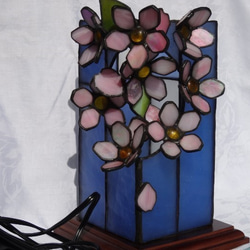 ◆一点物◆～桜がかわいい、ステンドグラスのランプシェード～ 1枚目の画像