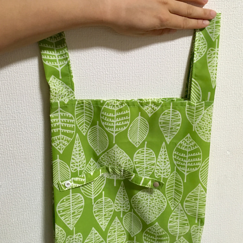 エコバッグ コンパクトサイズ 〈緑色 葉っぱ柄〉 エコバッグ