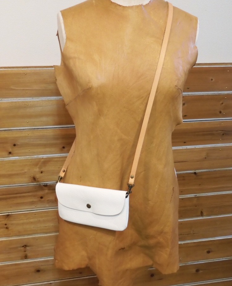 小さいお財布ポシェット(ホワイト)