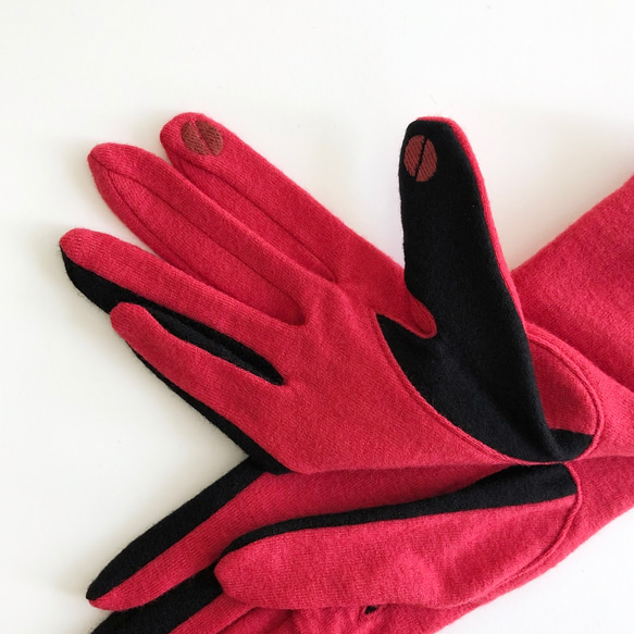 % PERCENT スマホ対応 手袋（レッド・ブラック）女性用・ウール１００%・タッチパネル対応・縫製手袋 4枚目の画像