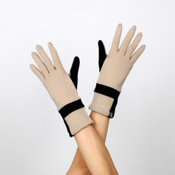 % PERCENT スマホ対応 手袋（ベージュ・ブラック）女性用・ウール１００%・タッチパネル対応・縫製手袋 1枚目の画像
