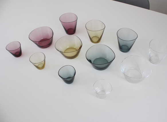 選べる４色　ギフト箱付　２個セット ：SAI グラス （ ロックグラス タンブラー 片口 ソース ドレッシング　グラス） 6枚目の画像