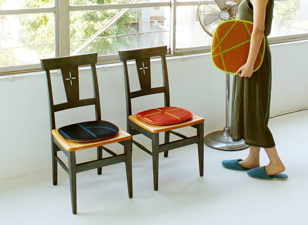 ２枚セット：OTO い草 シートクッション（S）ダイニングチェア マット 椅子 座布団 ござ 快適 インテリア デザイン