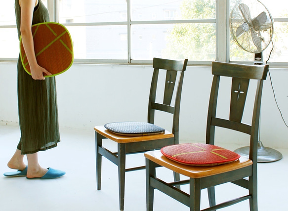 ２枚セット：OTO い草 シートクッション（S）ダイニングチェア・マット・椅子・座布団・おしゃれ・インテリア・デザイン 3枚目の画像