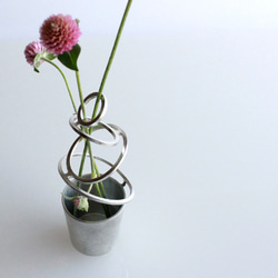 HOOP（MARU）：花器（花瓶 錫 曲がる 延命効果錫 結婚祝い 錫婚式 能作 母の日 抗菌） 3枚目の画像