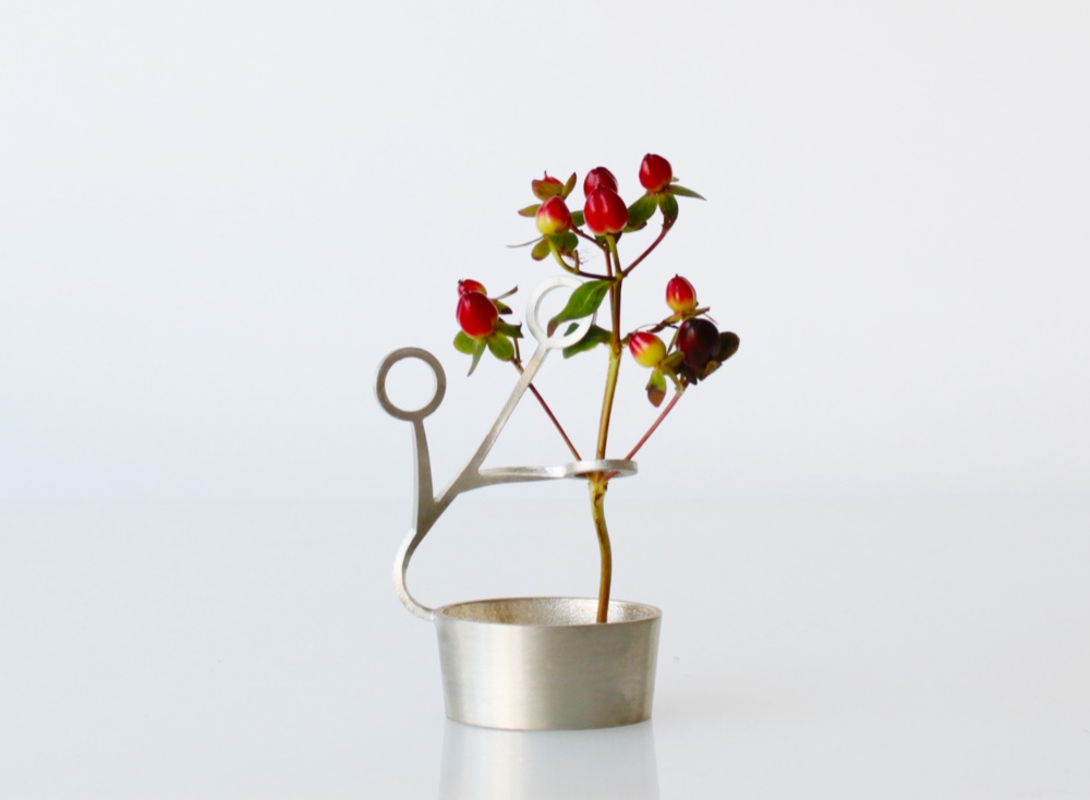 LASSO（MARU）：花器（花瓶・錫・曲がる・延命効果錫・結婚祝い・錫婚式・能作）