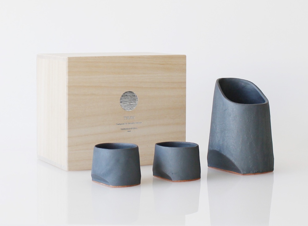 TSUKI 酒セット（瓦食器・片口・ぐい呑み）ギフトセット（桐箱入）