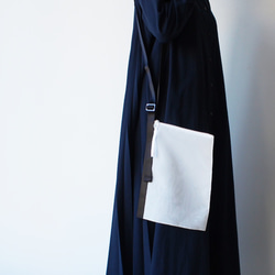 超軽量！zero：Flat belted bag（フラット・ベルテッドバッグ）：ショルダーバッグ　軽い　透ける　透明感 3枚目の画像