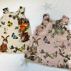 【送料無料】コットンリネン　0歳から2歳頃まで着られるウサギとハリネズミのチュニック　ポケット付 1枚目の画像