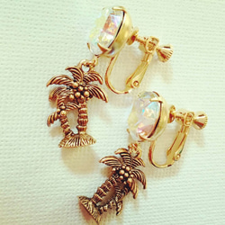 Vintage Palmtree crystal earring 1枚目の画像