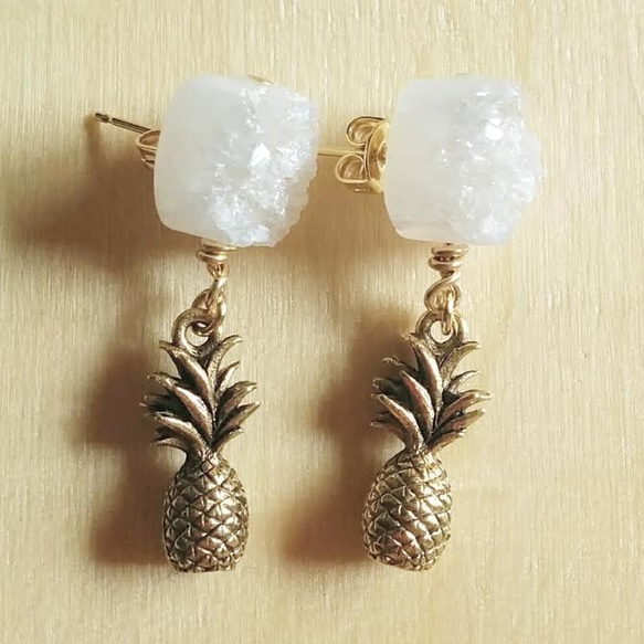 crystal druzy♡pineappleピアス 4枚目の画像