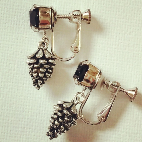 pinecone earring(S) 1枚目の画像