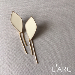 metal leaf pierce/イヤリング対応可　L'ARC 1枚目の画像