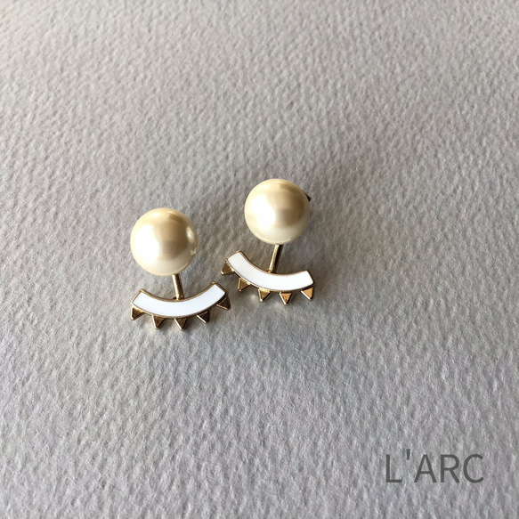 jagged & round pierce -pearl & white- /L'arc 1枚目の画像