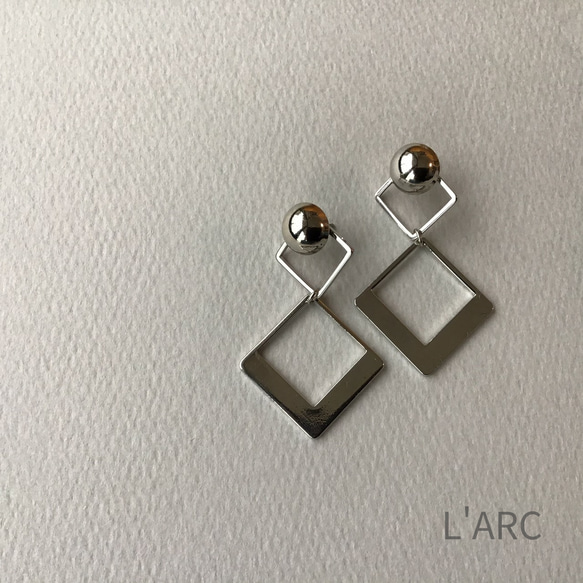 square pierce / L'ARC 1枚目の画像