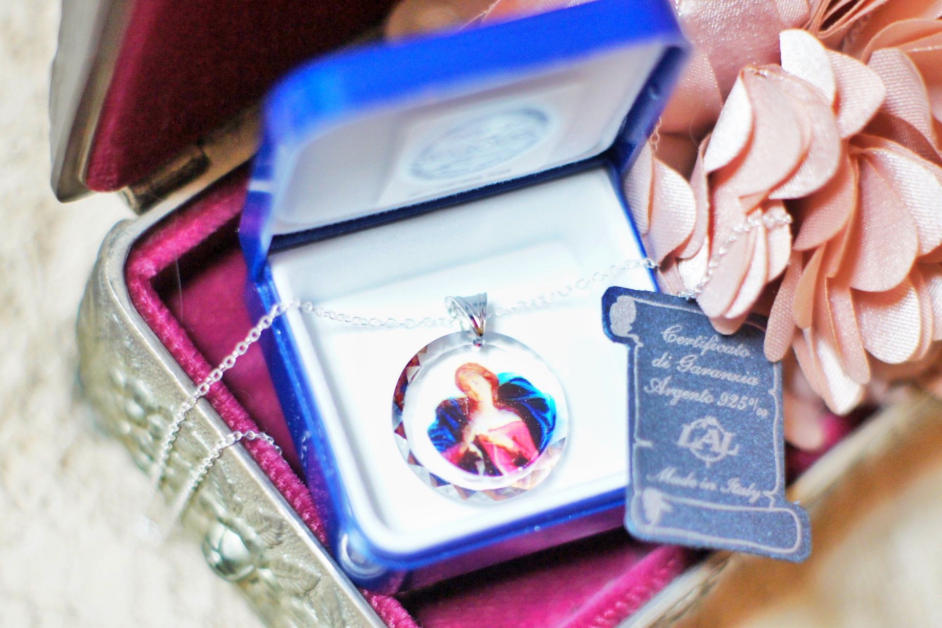 スワロフスキイのマリア様とシルバー925チェーンのお守りネックレス