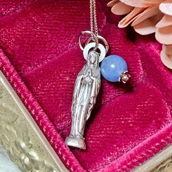 再販★ルルドのマリア様と癒しの雫(ブルーアベンチュリン)のお守りネックレス 2枚目の画像