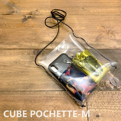 「免運費」全11色【可以像智能手機單肩包一樣使用的Cube Pochette M】全季透明PVC 第2張的照片