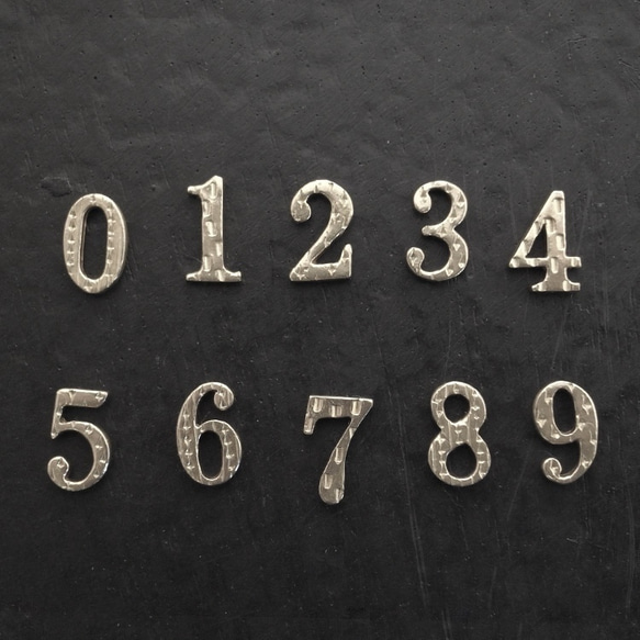 オーダー数字ネックレス／4文字＋石 2枚目の画像