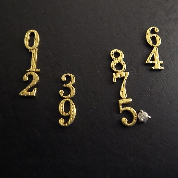オーダー数字ネックレス／4文字＋石 5枚目の画像