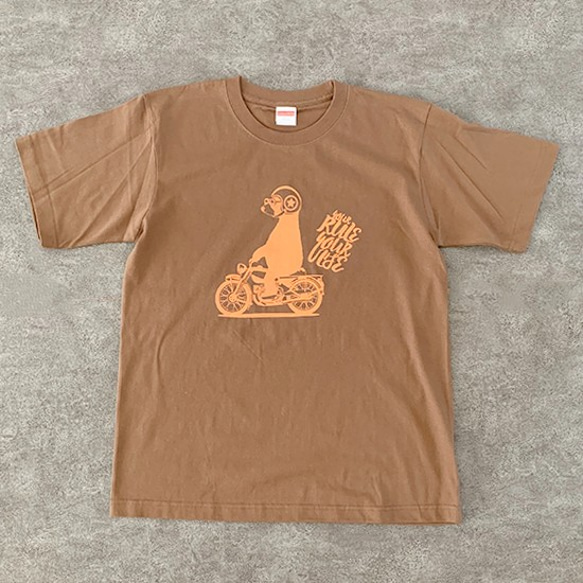 【Mサイズ数量&色限定SALE】新作WEEK2021　くまさんバイクに乗って旅に出る　オレンジ　半袖Tシャツ 1枚目の画像